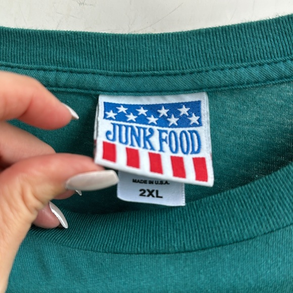 Men’s 2XL Miami Dolphins short sleeve shirt. - Picture 3 of 4